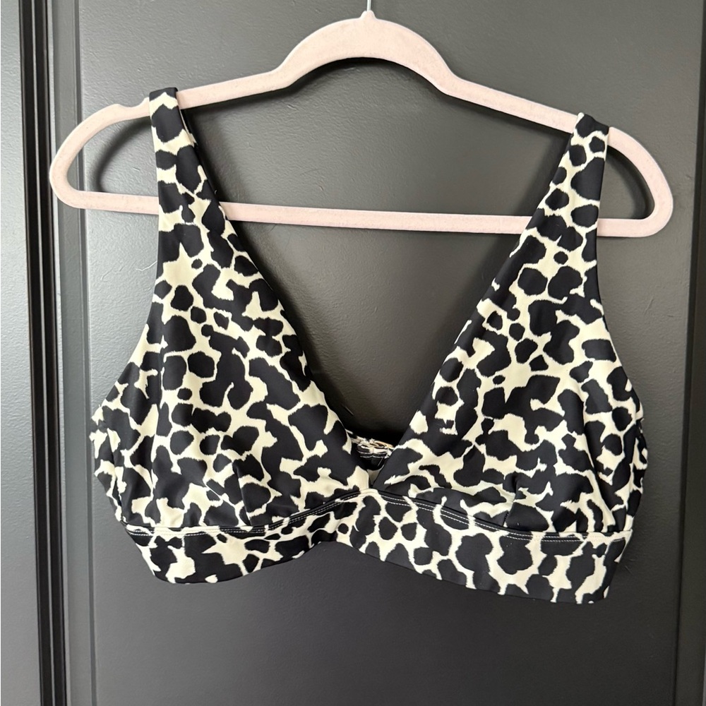 Time and Tru Black and White Patterned Bikini Top